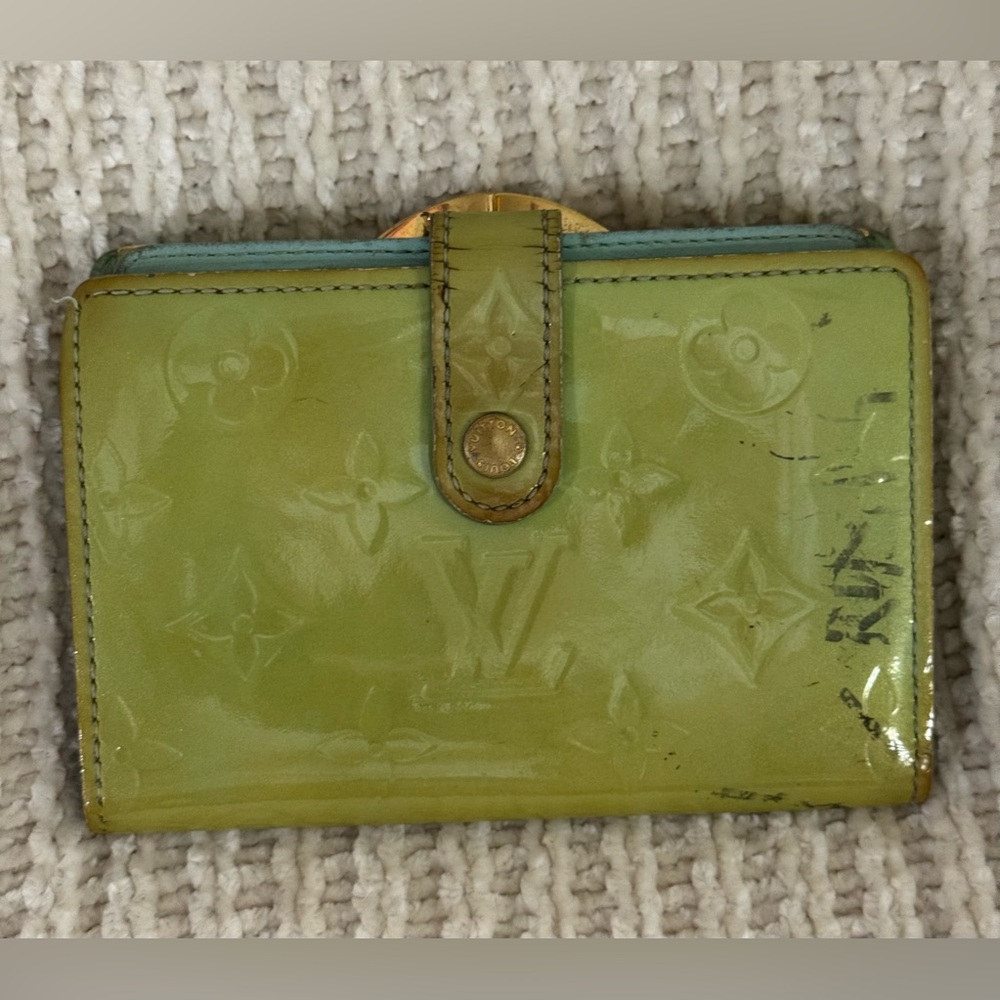 Authentic Louis Vuitton Vernis Wallet